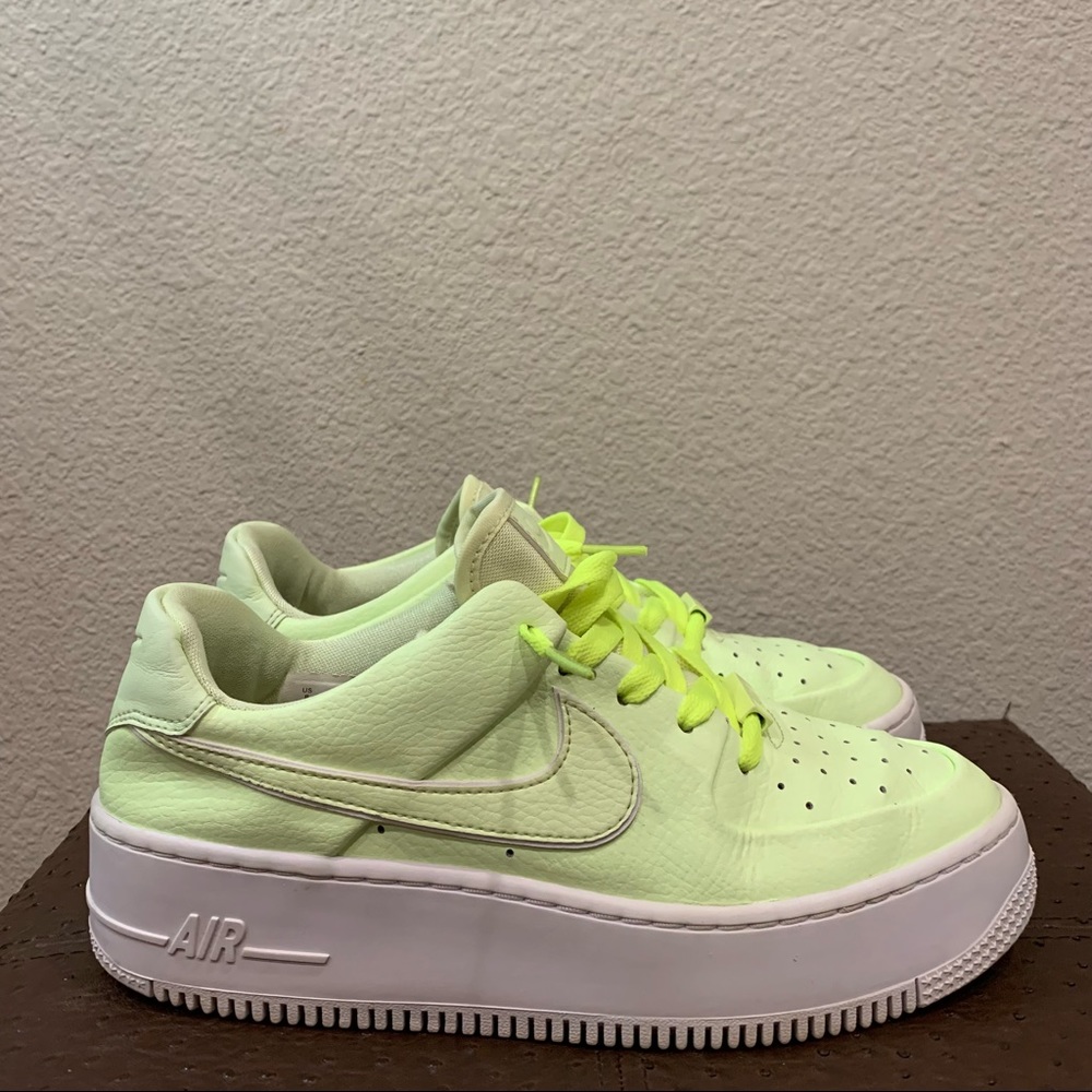 Nike Air Force 1 Sage Low Size: 8